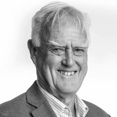 Professor Peter Andrews Headshot 